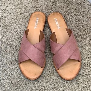 Soda sandals